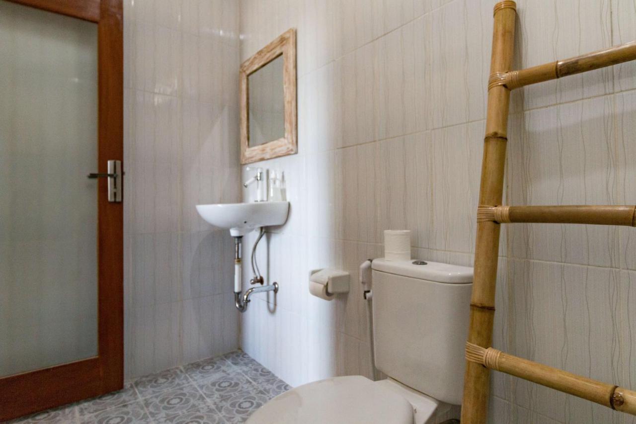 Dicky Guest House 2 Batu Bolong Canggu Exterior foto